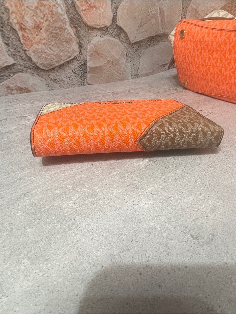 Michael Kors Voyager Orange Colorblock Tote & Matching Wallet Clementine - Picture 12 of 12